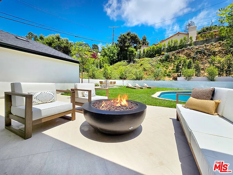 2288 Coldwater Canyon Dr — Photo 39