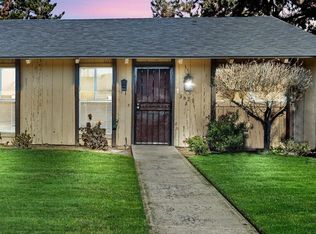 3829 E Alamos Ave APT B, Fresno, CA