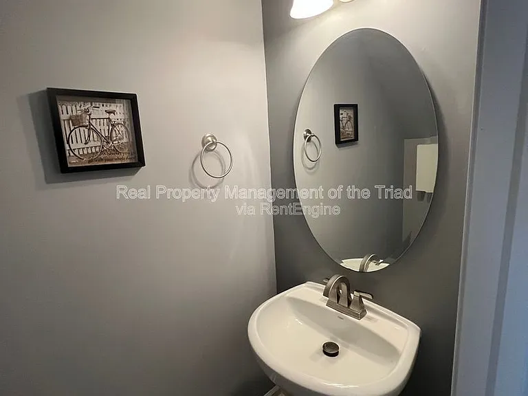 1950 Glenkirk Dr — Photo 14