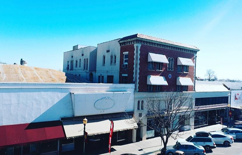 1st image of 423 D St