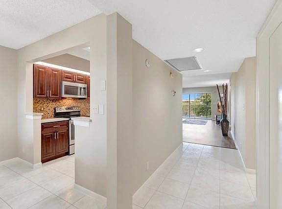 5th image of 1603 Abaco Drive #G4