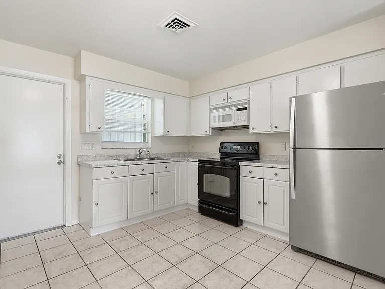 1195 S Alhambra Cir #1 — Photo 13