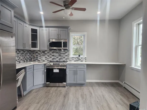 19 Connecticut Avenue, Bay Shore, NY 11706