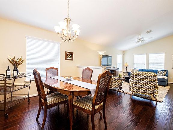 2nd image of 5126 Juniper Walk Ln