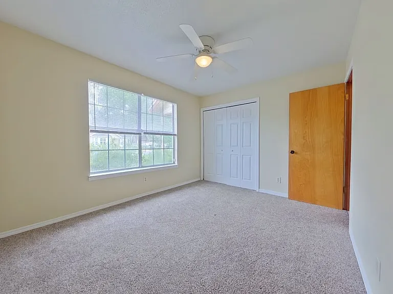 2815 Old Carriage Ln — Photo 12