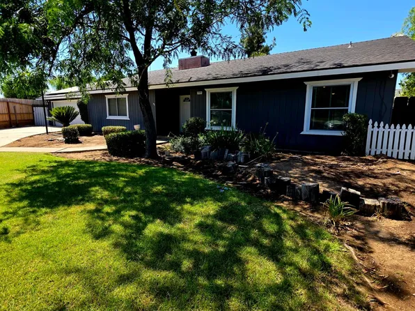 2214 Holt Ave, Sanger, CA 93657