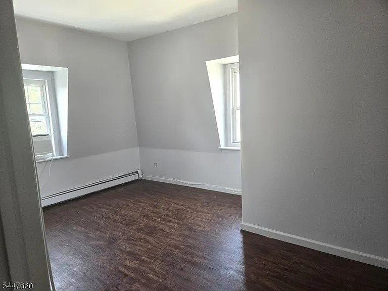 763 W Grand Ave — Photo 5