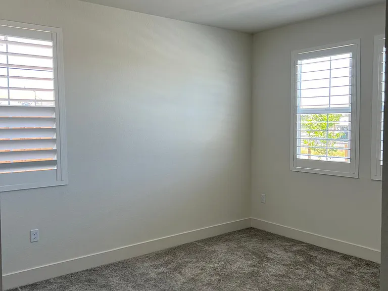 5256 Ironwood Ave — Photo 9