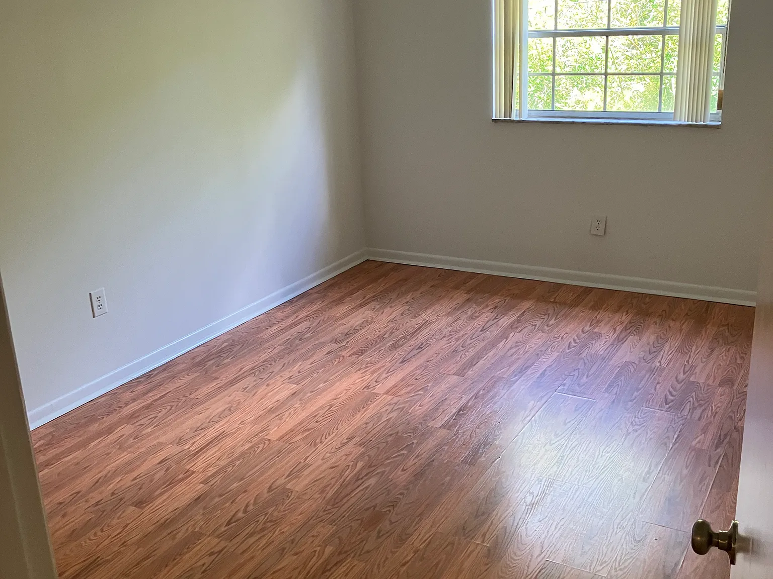 2 bed, 950 sqft, $1,549 — Photo 2
