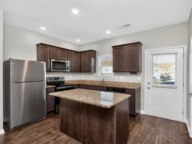 1017 Glen Marcus Dr — Photo 14