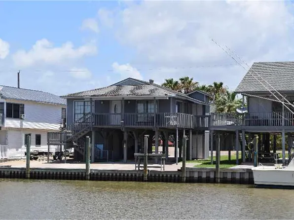 78 Dolphin Ln, Freeport, TX 77541