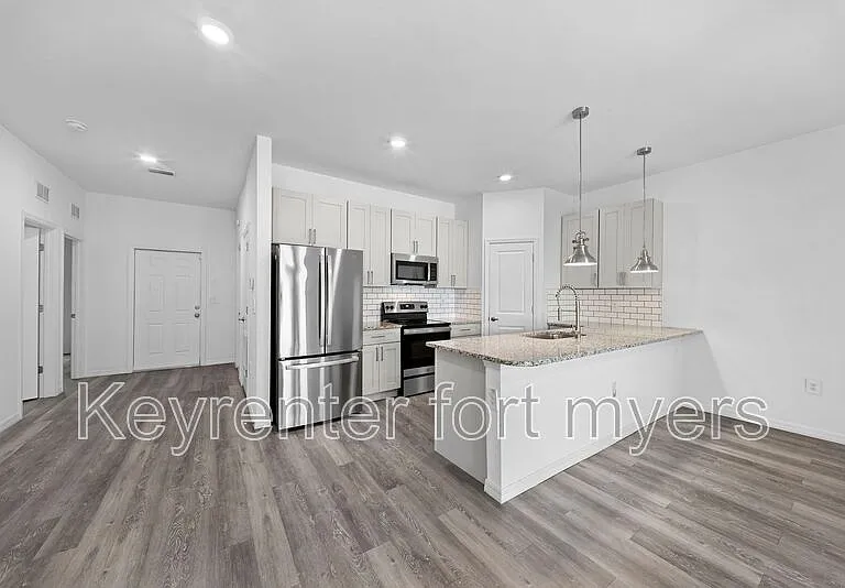 4716 29th St SW — Photo 9
