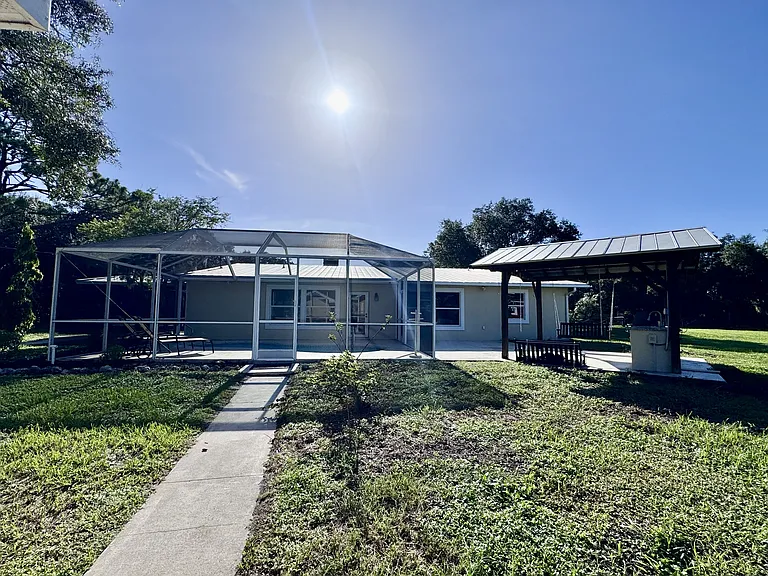 625 N Jackson Rd — Photo 32