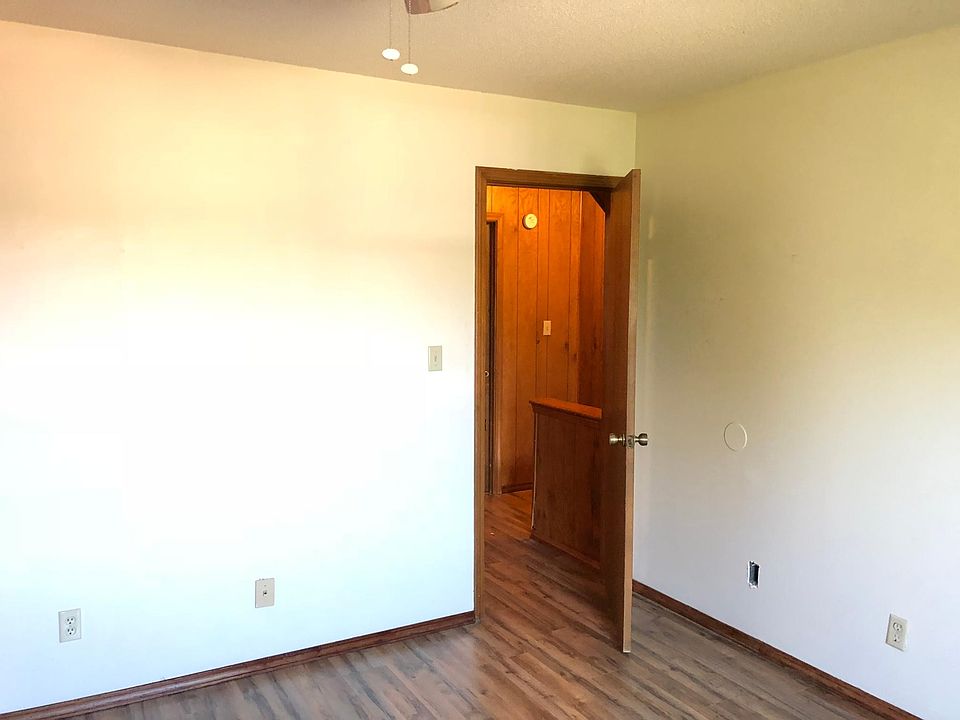 1st image of 2609 W C St