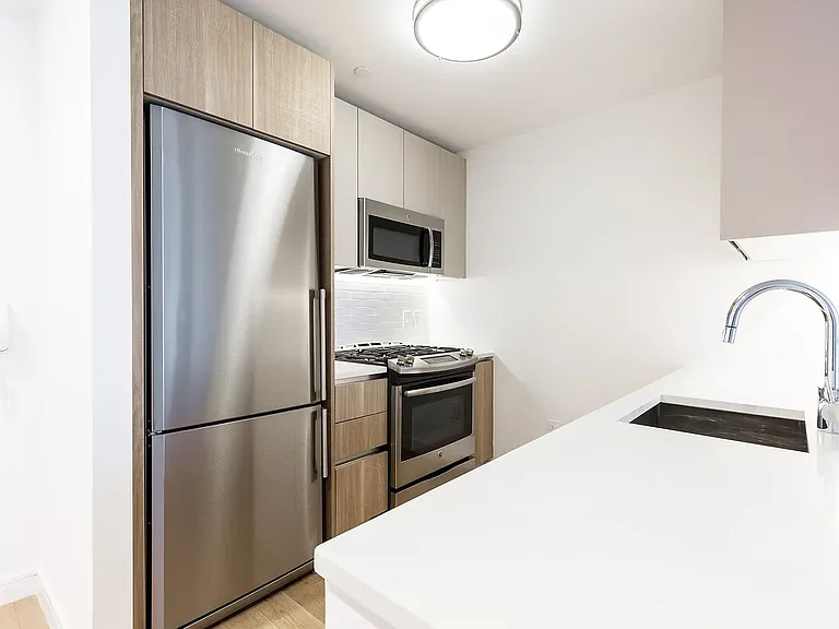 42-20 24th St #44A — Photo 2