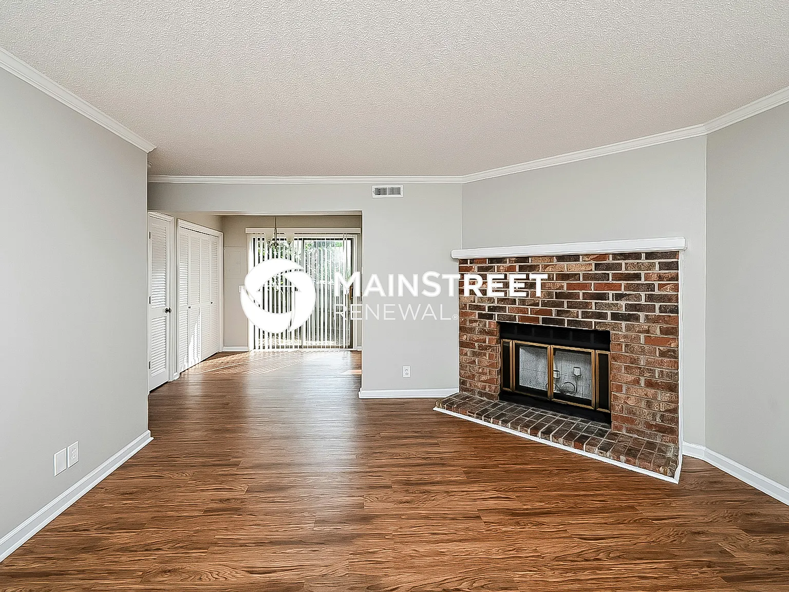 3213 E Lake Dr — Photo 3