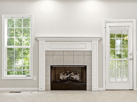 3rd image of 119 Belmont Cir