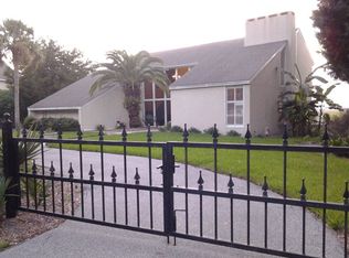 127 Arthur Moore Dr, St Simons Island, GA 31522