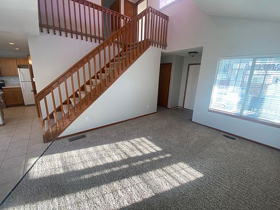 3rd image of 8886 Clover Meadow Ln