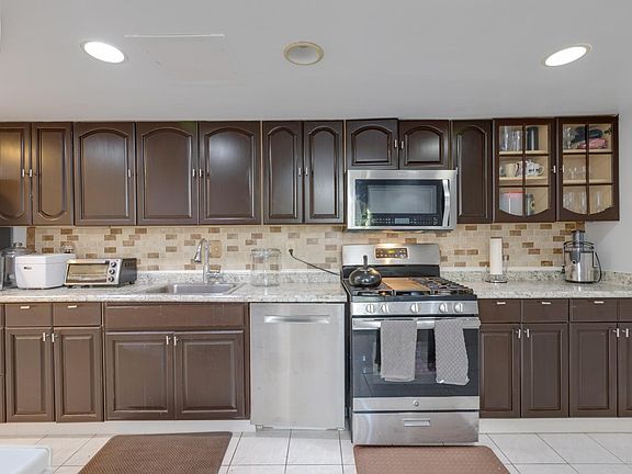 5th image of 525 N Armistead St APT T3