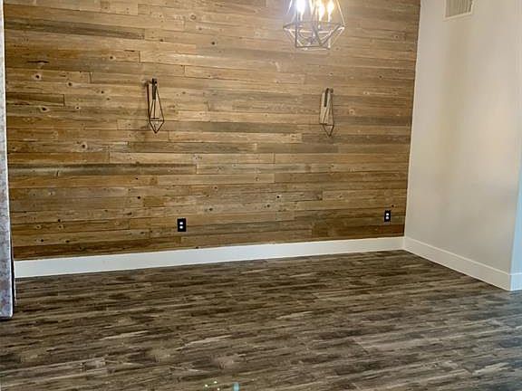2nd image of 2934 Silver Landing Ln
