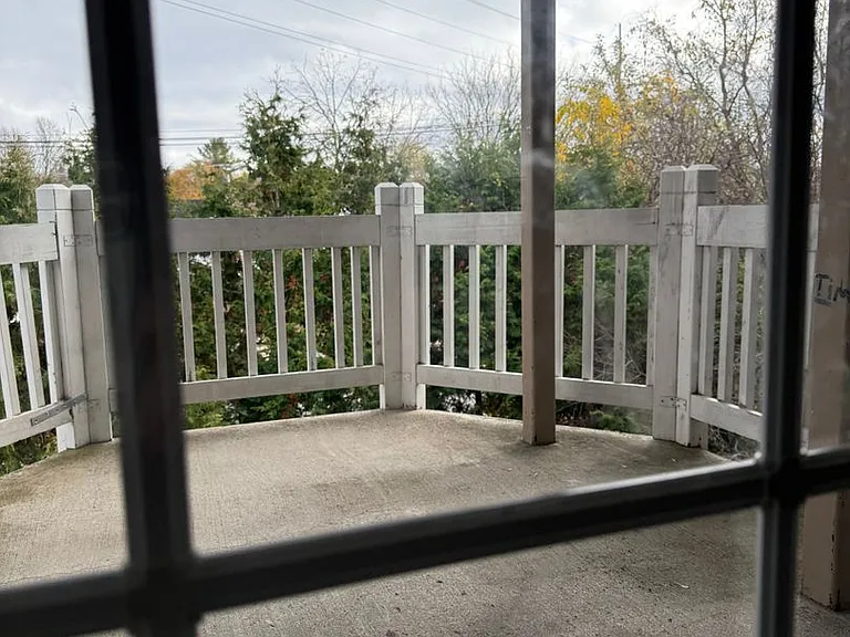 39 Riley Ave — Photo 6