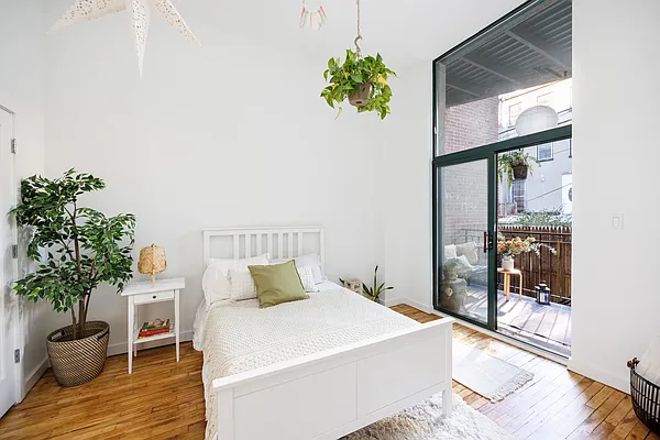 Sold by Compass | media 6