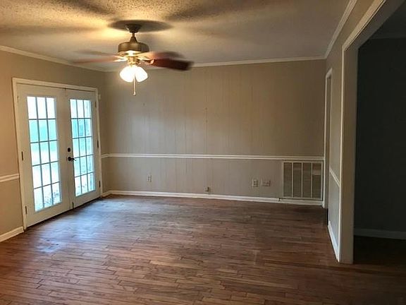 3rd image of 1710 Pinewood Dr