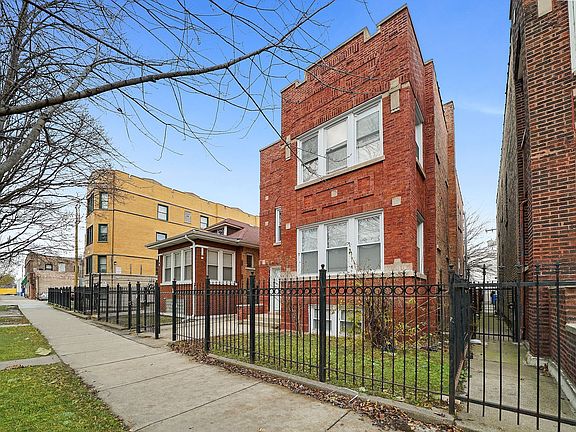 3rd image of 6325 S Artesian Ave