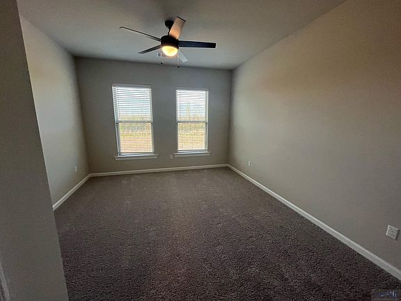 4th image of 152 Pond Dr