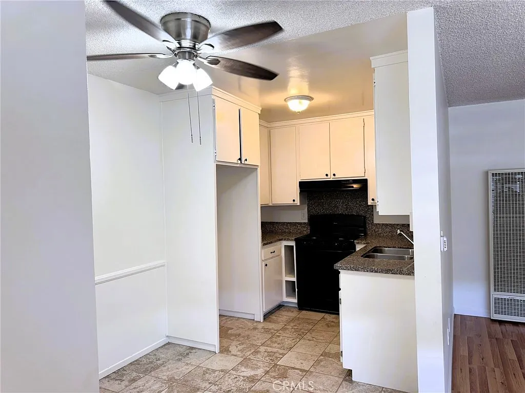 2 bed, 840 sqft, $2,375 — Photo 3