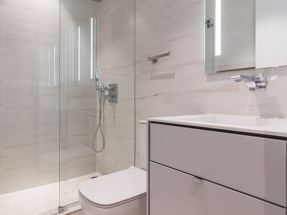 5th image of 436 E 13th St #Penthouse