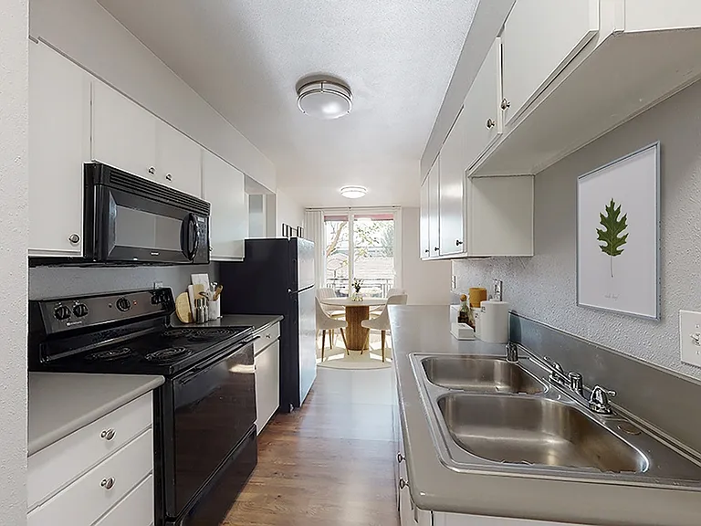 Newark Apartments — Photo 1