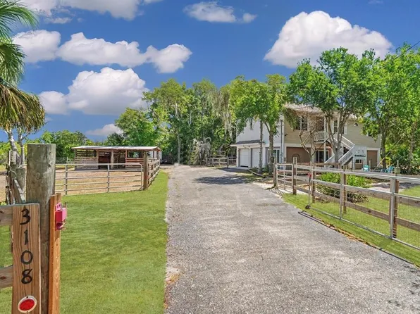 3108 Arrowsmith Rd, Wimauma, FL 33598