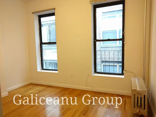 Rented by Lexington Real Estate Group | media 22