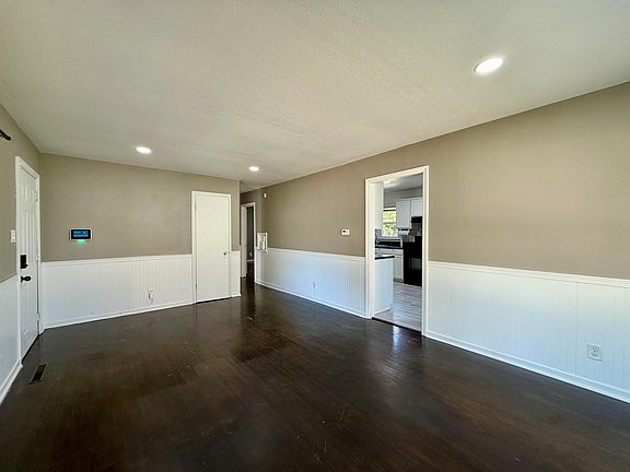 4th image of 1030 W Park Ave