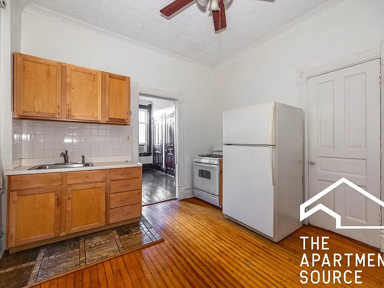 1820 S Throop St #1R — Photo 3