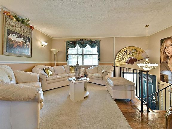 3rd image of 2616 Moccasin Ln
