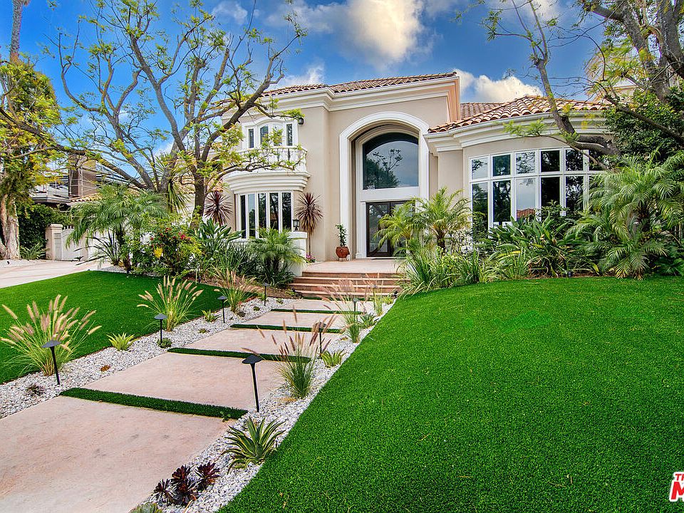 1st image of 25522 Colette Way