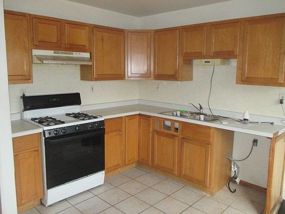 4th image of 2111 Joanna Ave
