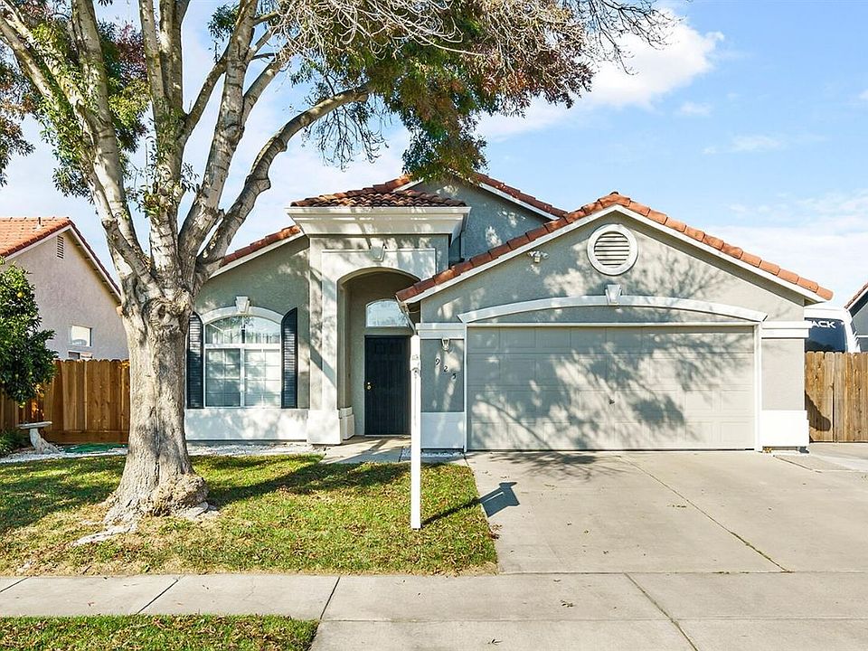 1st image of 925 Avenida Real Dr