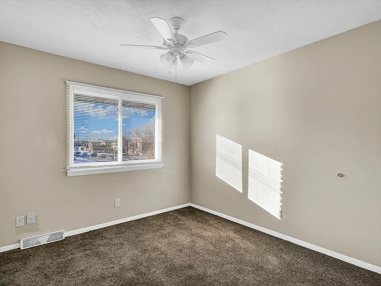 327 Riley Dr — Photo 27
