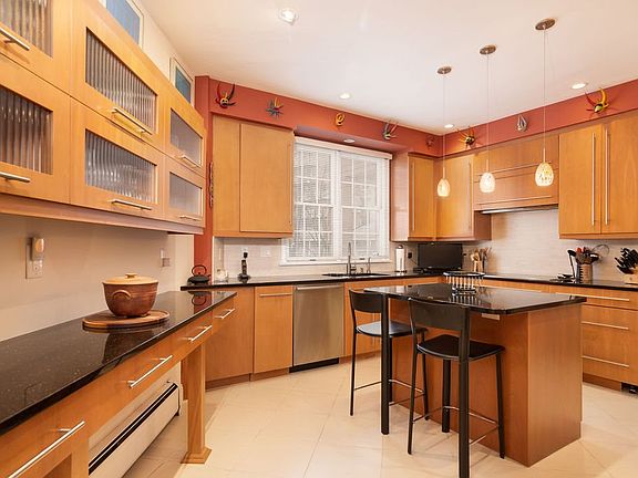 5th image of 110 Shearwater Ct E APT 12