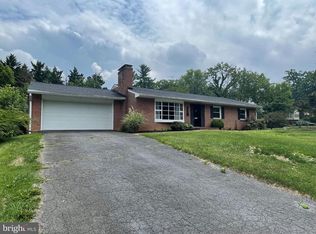 1002 Woodland Way, Hagerstown, MD 21742