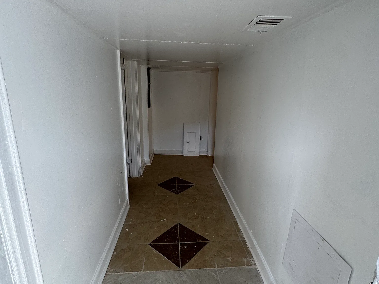 2 bed, 800 sqft, $850 — Photo 2