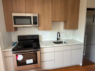 864 E 215th St #2F, Bronx, NY 10467