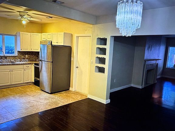 3rd image of 1339 Flamingo Way #1