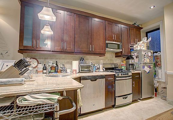 3rd image of 304 W 102nd St APT 2A