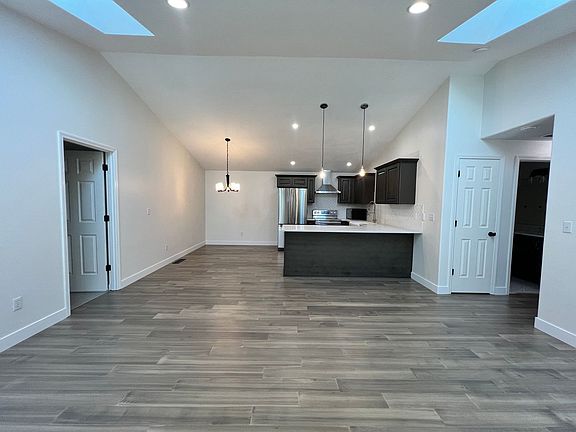 3rd image of 5120 NE 76th Ave