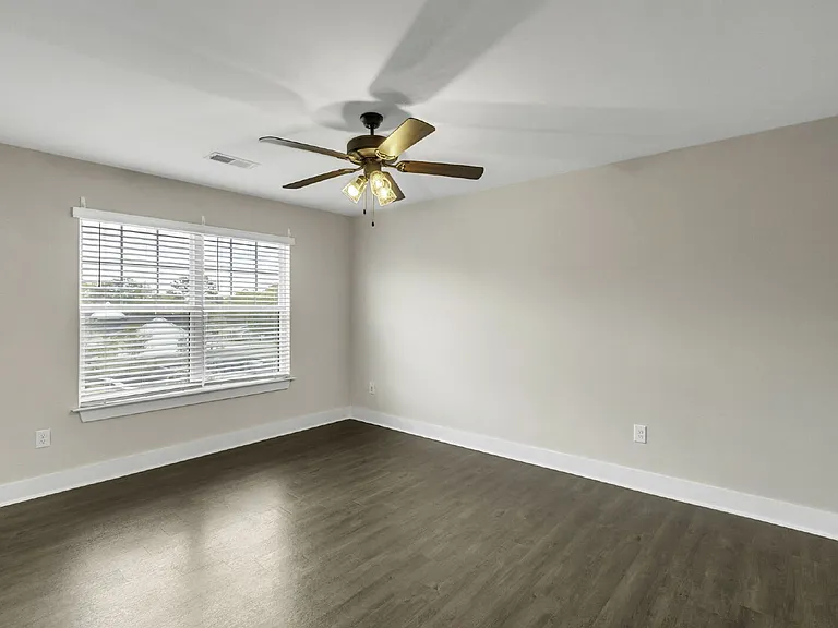 8 Tolar Rd — Photo 23